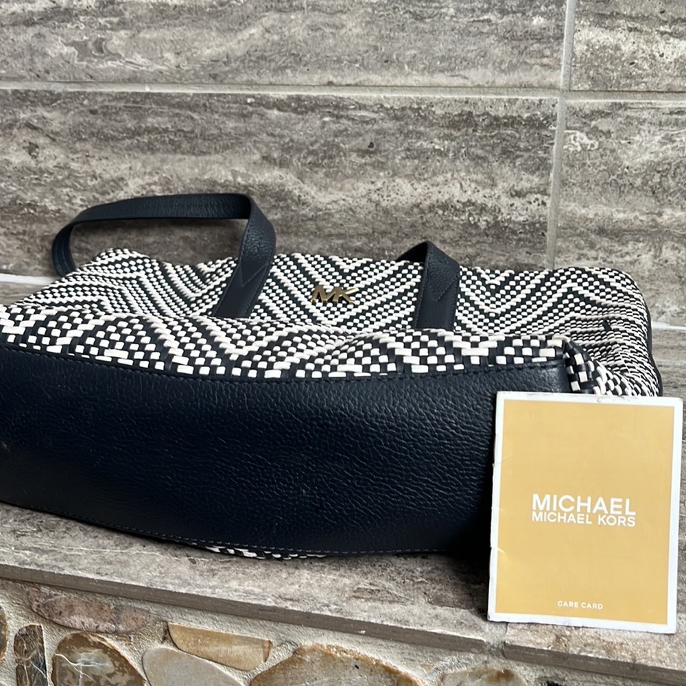 COPY - •Michael Kors Tote Bag Authentic• - Picture 10 of 11